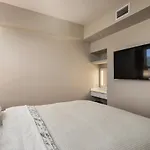 Corner Nest - Luxury Brand New Top Floor 2Bedroom Condo