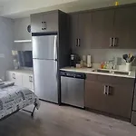 Cozy Studio Suite, 15Min Walk To Downtown