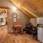 A Okanagan Lakeview Inn