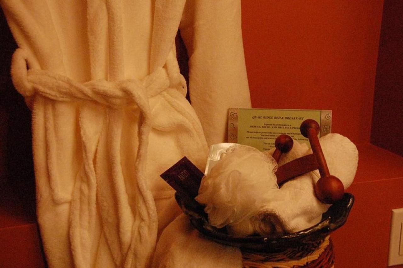 A Vacation Paradise At Quail Ridge Bed & Breakfast 3*
