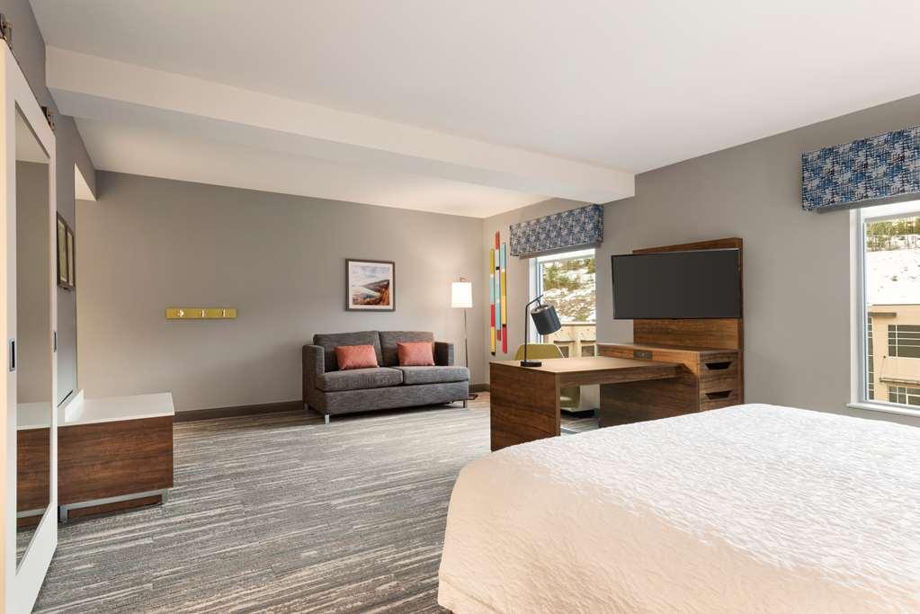 Hotel Hampton & Kelowna, British Columbia, Canada