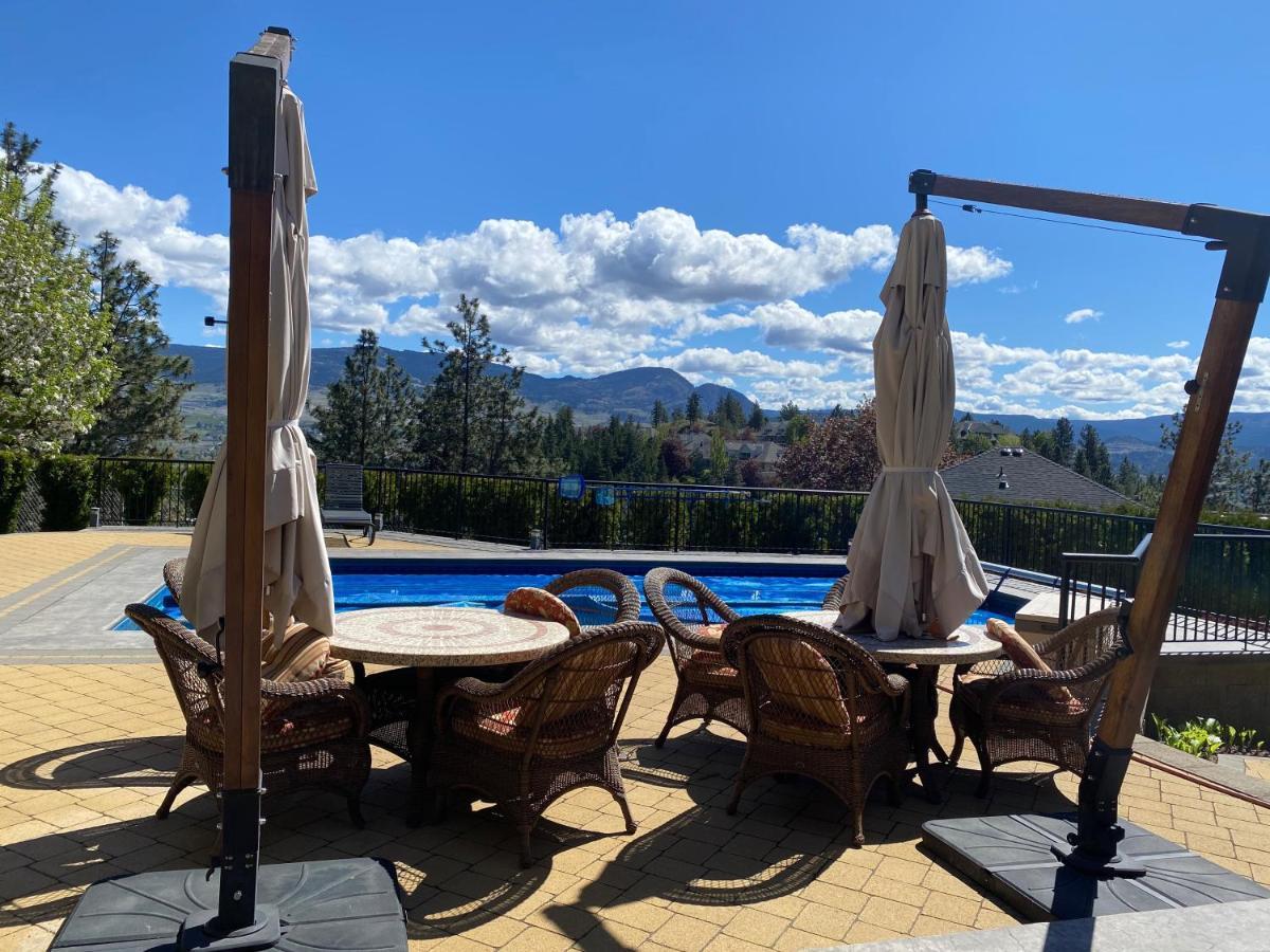Under The Tree - 5* Kelowna
