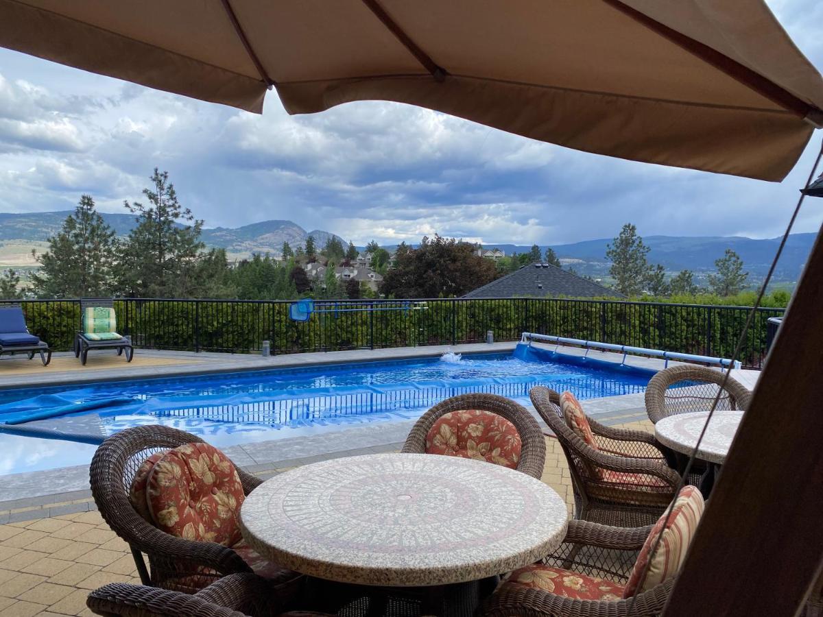 Under The Tree - Bed & Breakfast Kelowna