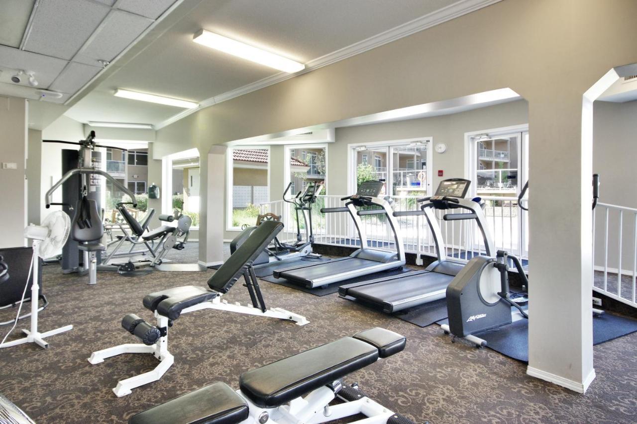 Apartment Discovery Bay Resort By Kelowna Resort Acc. - 80+ Suites Available