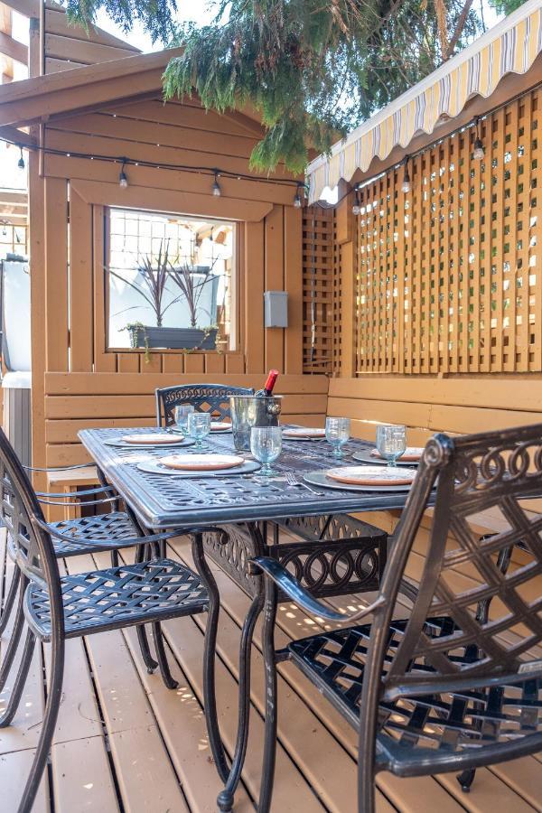 - Chatham House Bed & Breakfast 4*