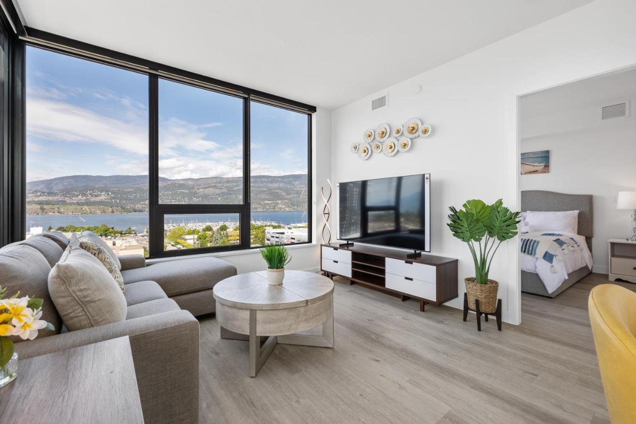 Brand New Luxury Downtown Near The #13 *