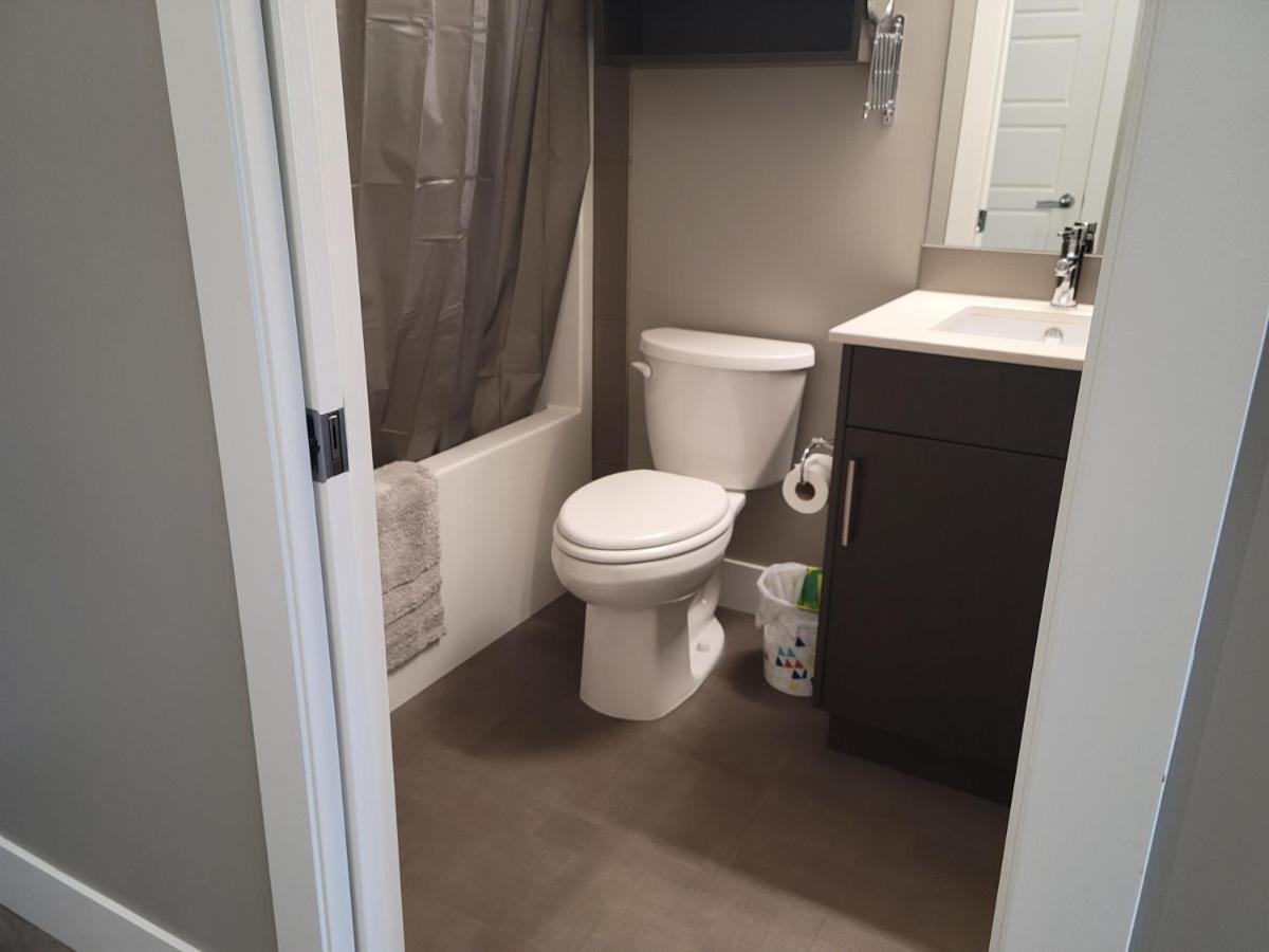 Cozy Studio Suite, 15min Walk To Downtown * Kelowna