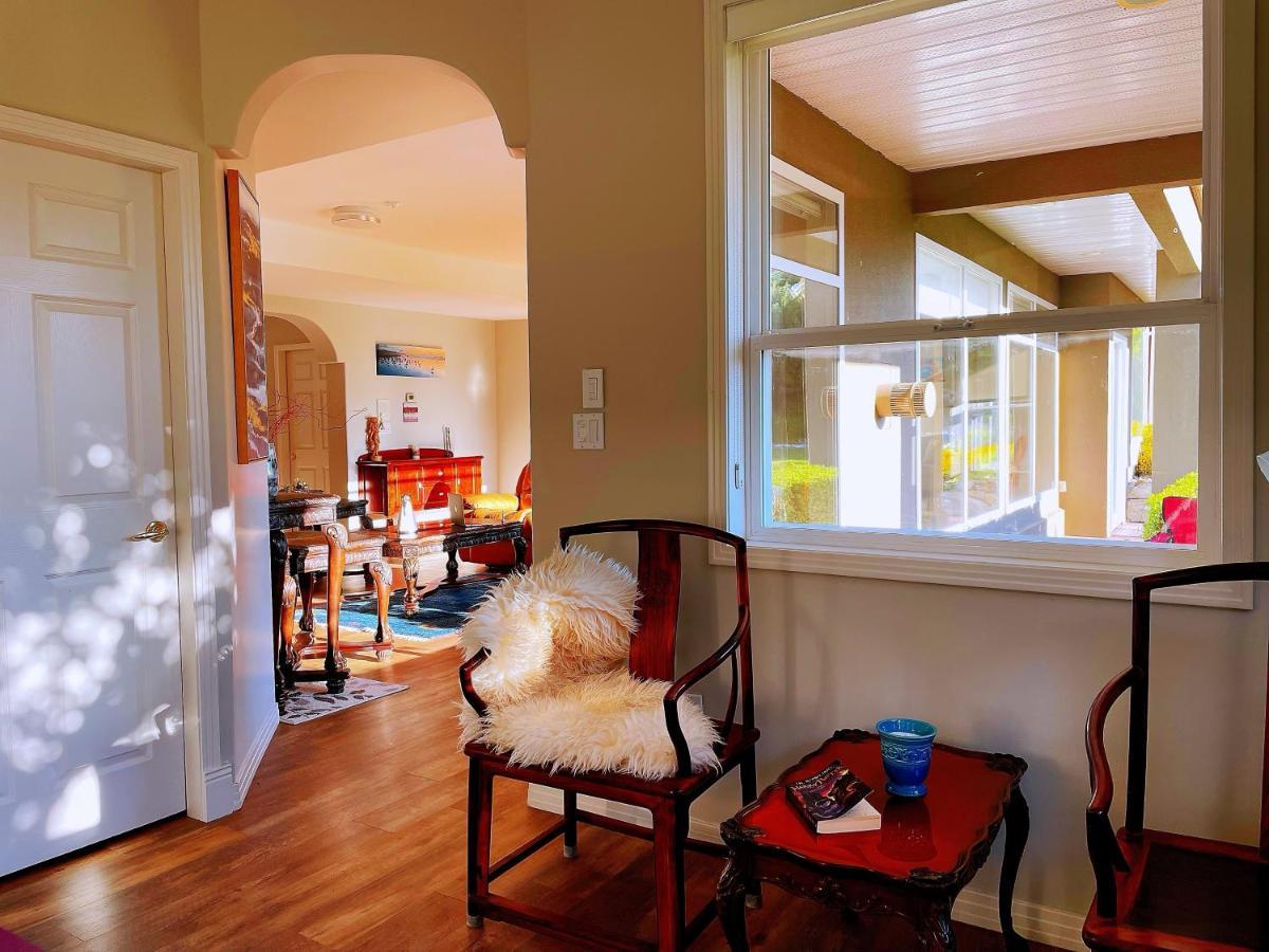Spacious And Quiet Garden View Villa