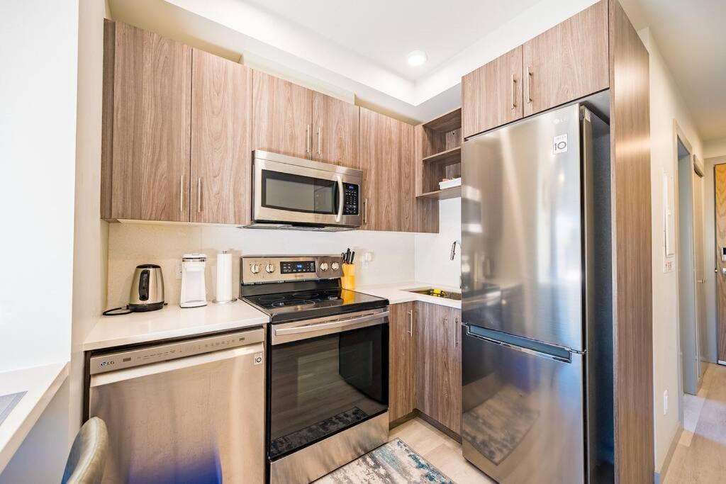 Apartment Studio Near Restaurants And Grocery Kelowna
