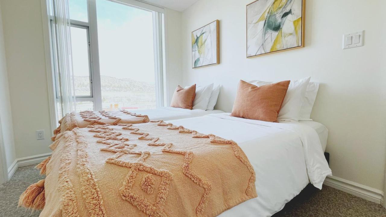 Downtown Waterfront Oasis Newly Renovated 2bed 2bath