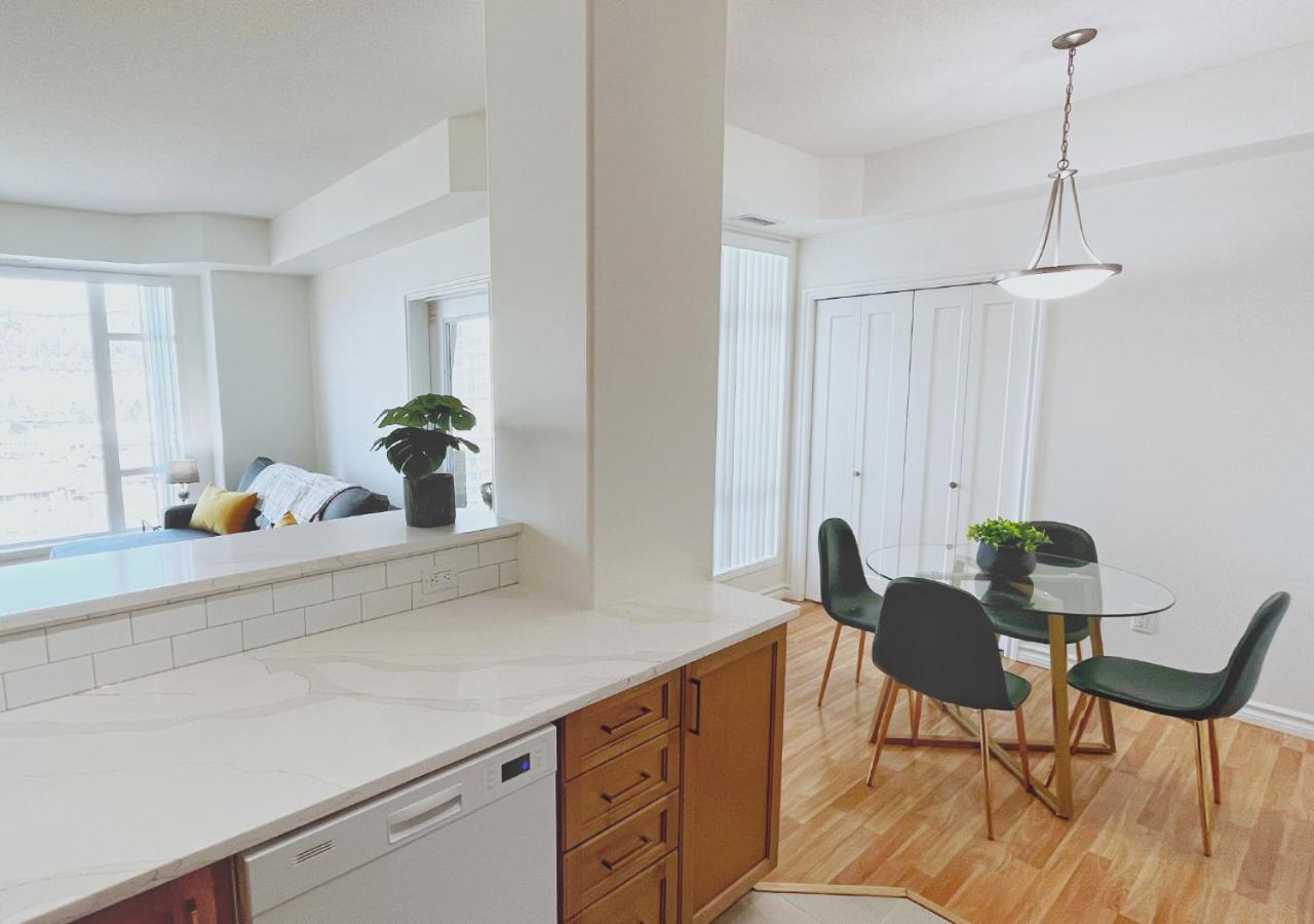Downtown Waterfront Oasis Newly Renovated 2bed 2bath