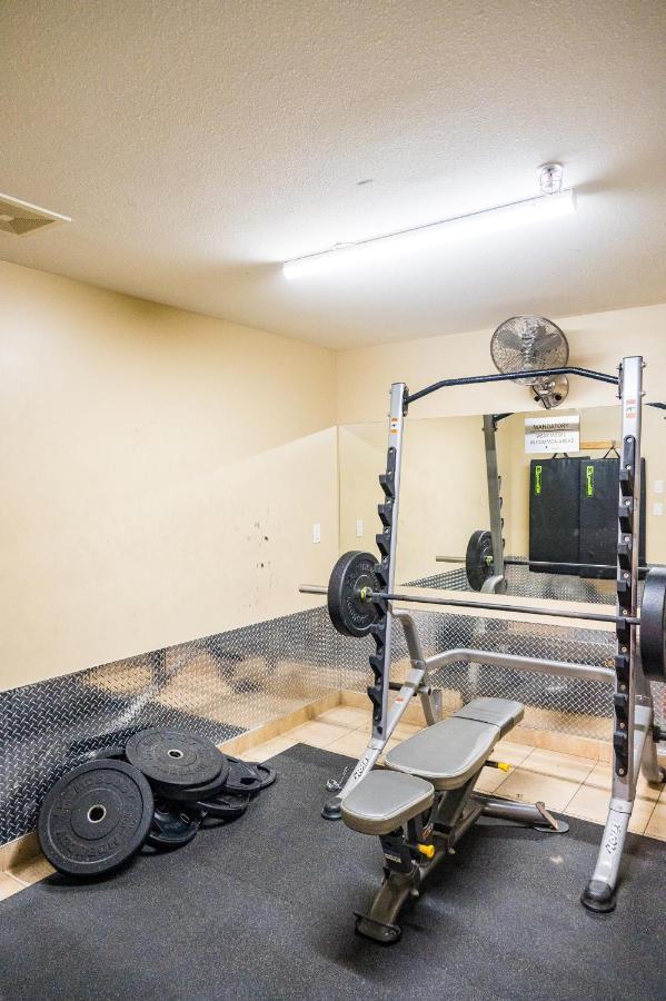 Style Living With Private Lawn And Patio Apartment Kelowna