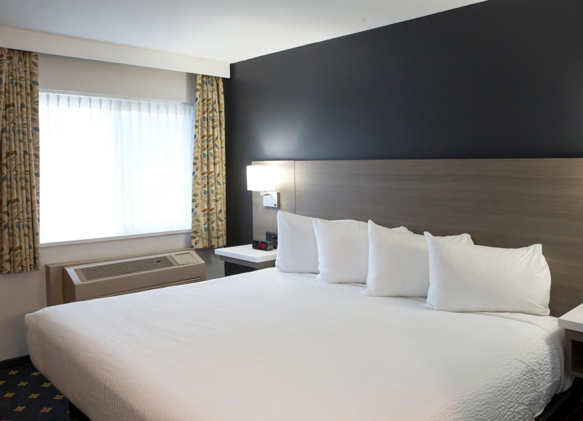 Days By Wyndham Hotel Kelowna