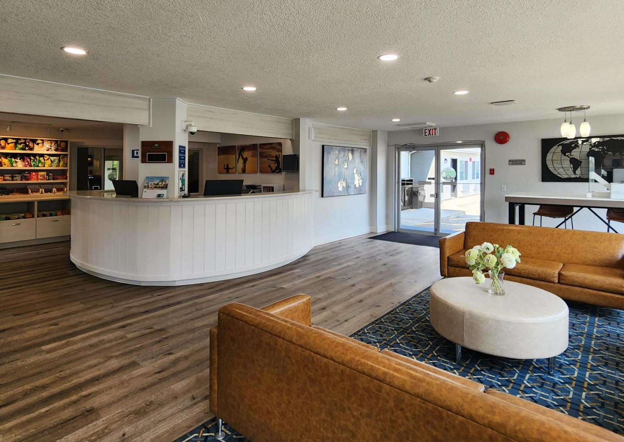 Hotel Days By Wyndham Kelowna