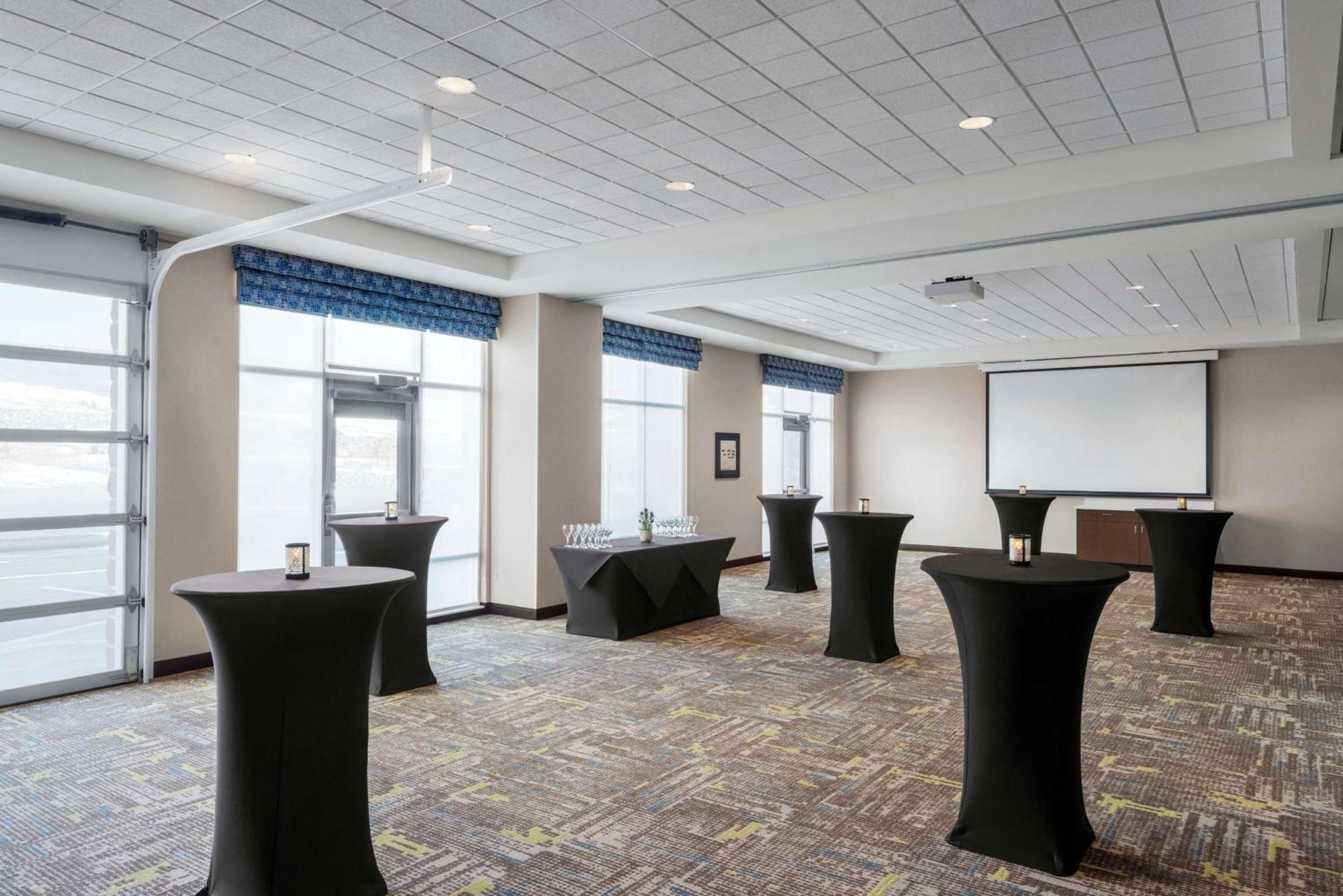 Hampton & Kelowna, British Columbia, Canada Hotel 3*