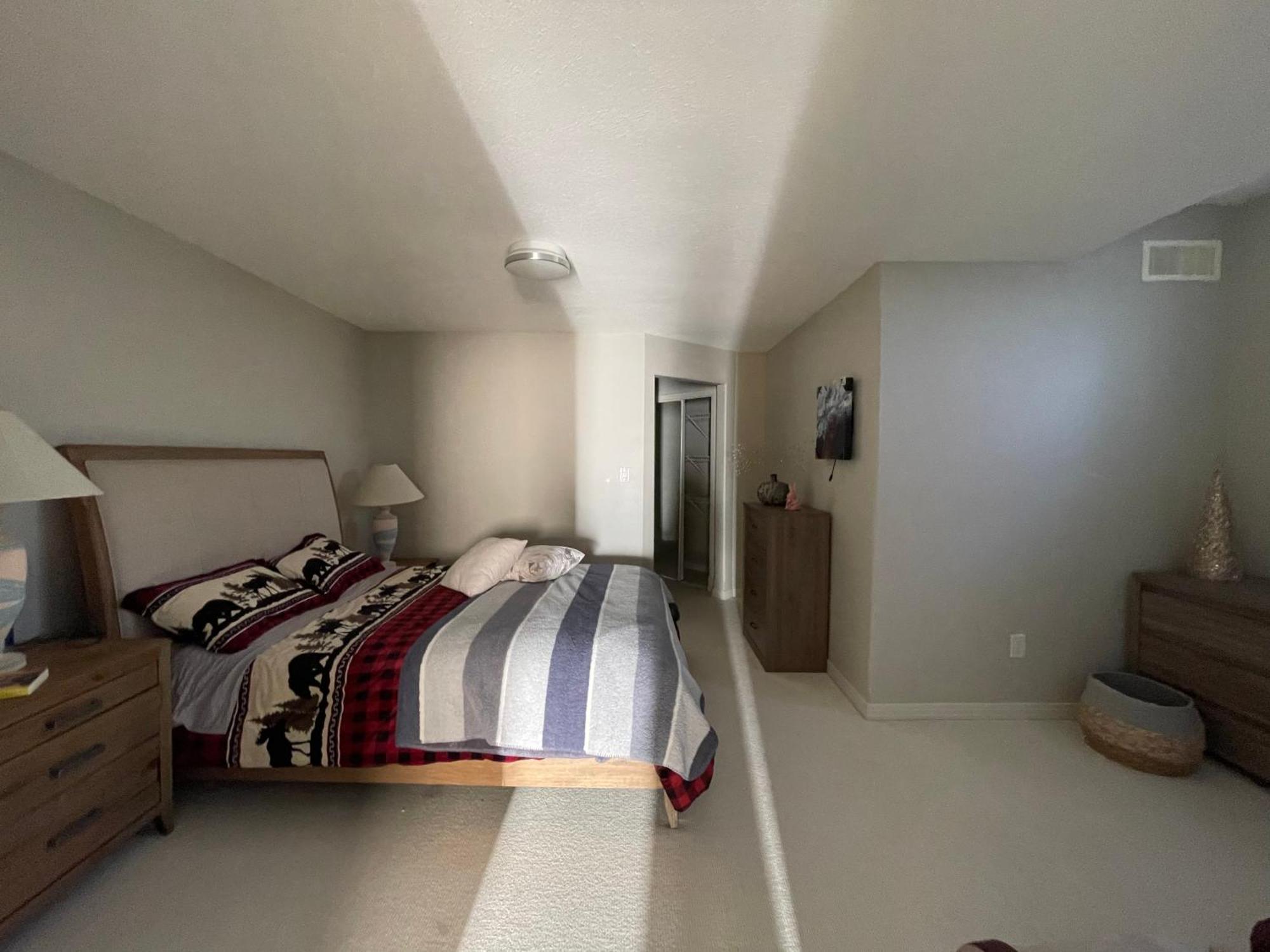 Spacious And Quiet Garden View * Kelowna