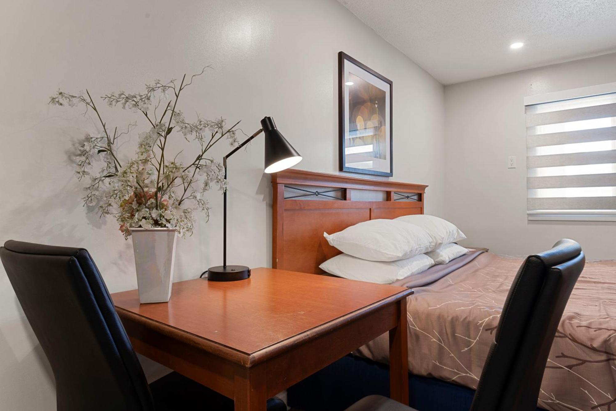 Motel Oasis