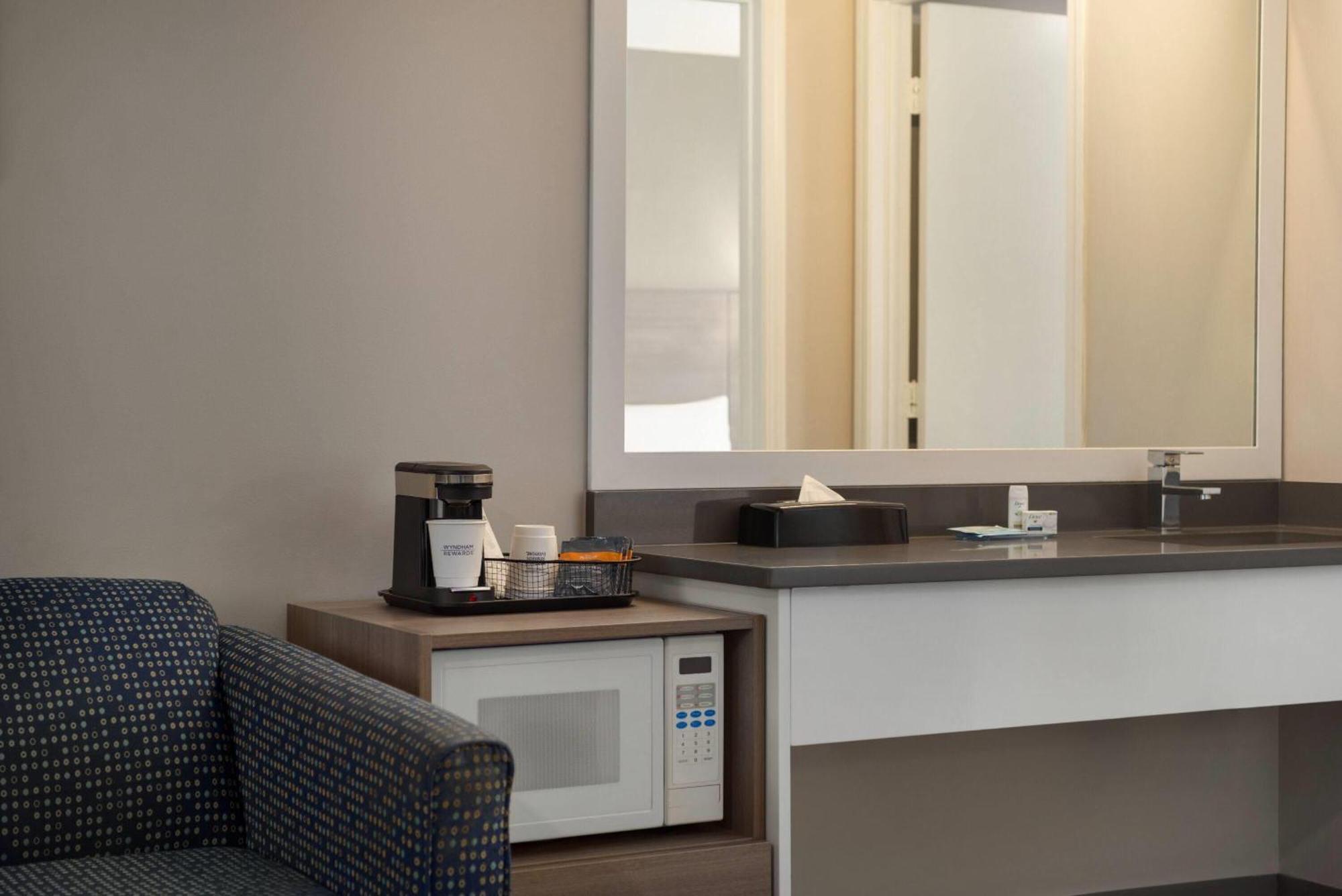 Days By Wyndham 3* Kelowna