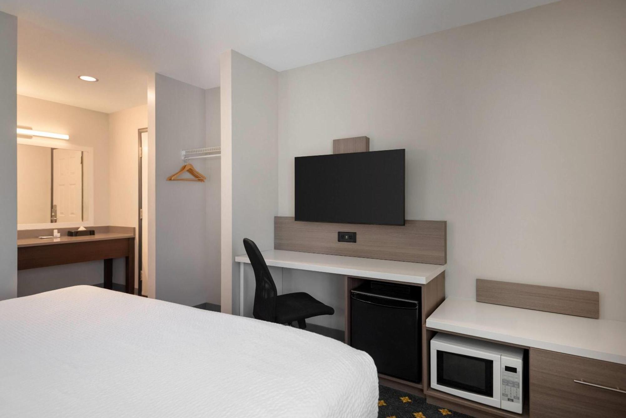 Days By Wyndham 3* Kelowna