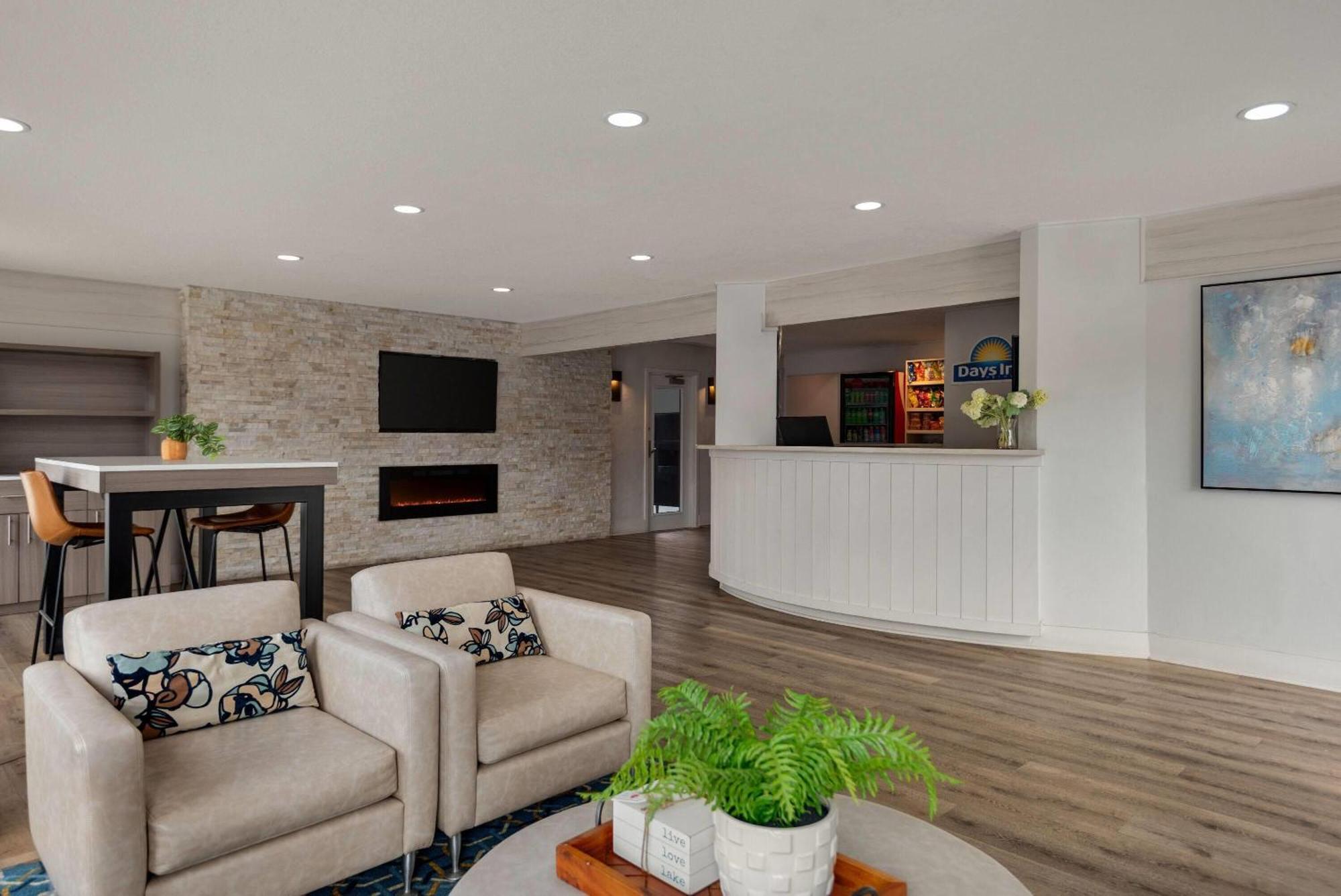 Hotel Days By Wyndham Kelowna