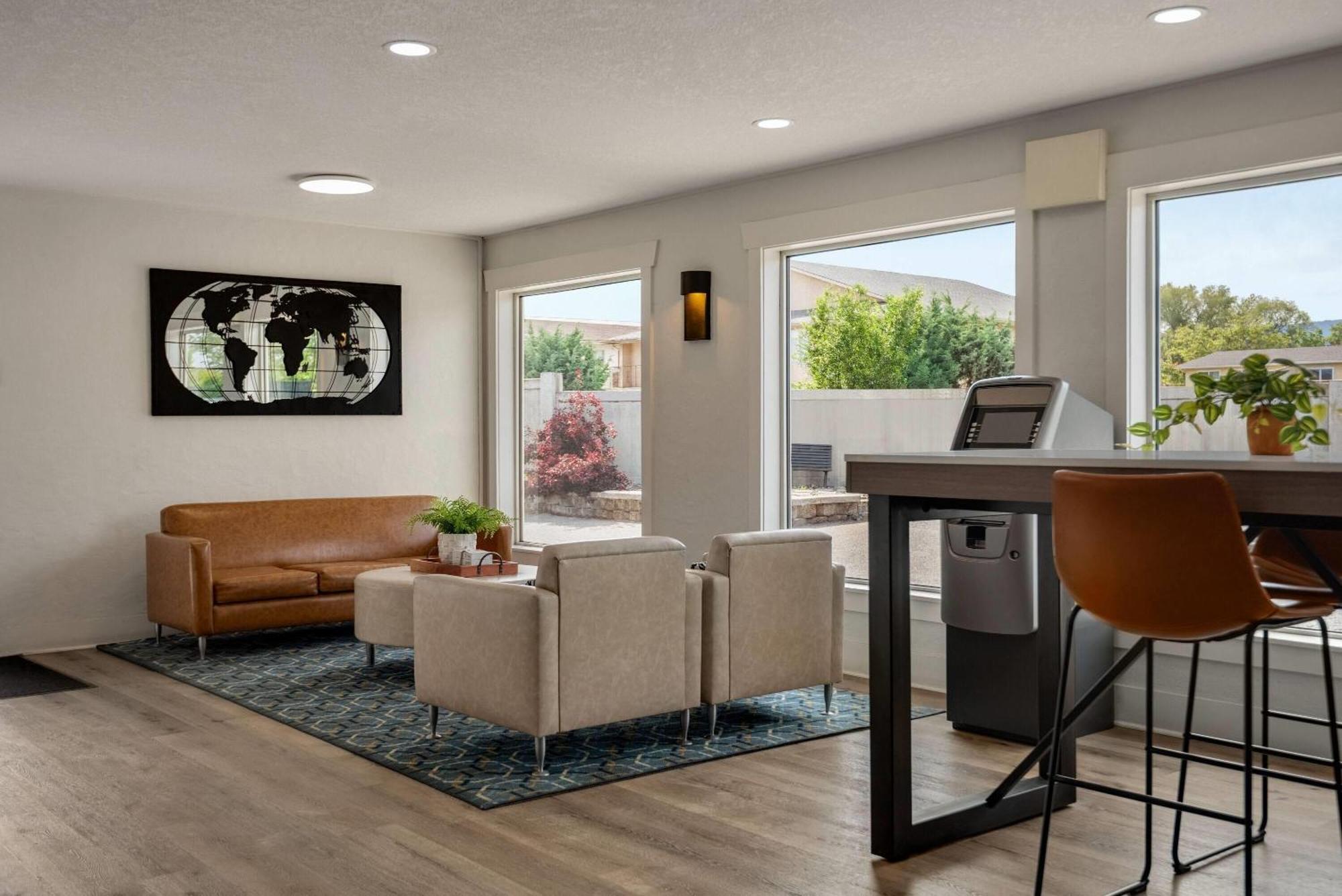 Days By Wyndham Hotel