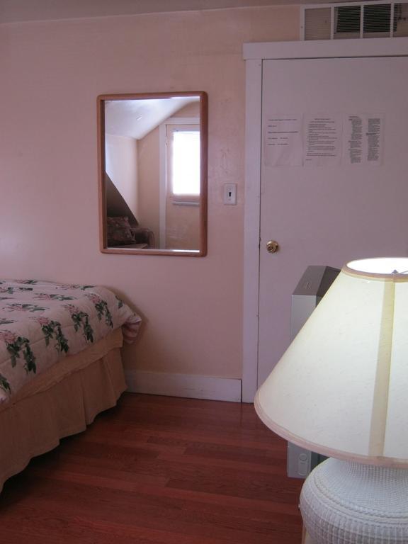 Kelowna Okanagan Lake Hostel Hostel