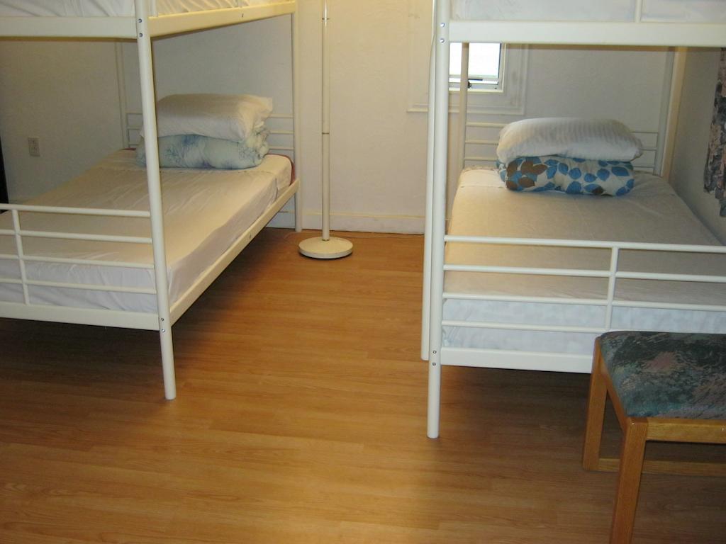 Hostel Kelowna Okanagan Lake Hostel