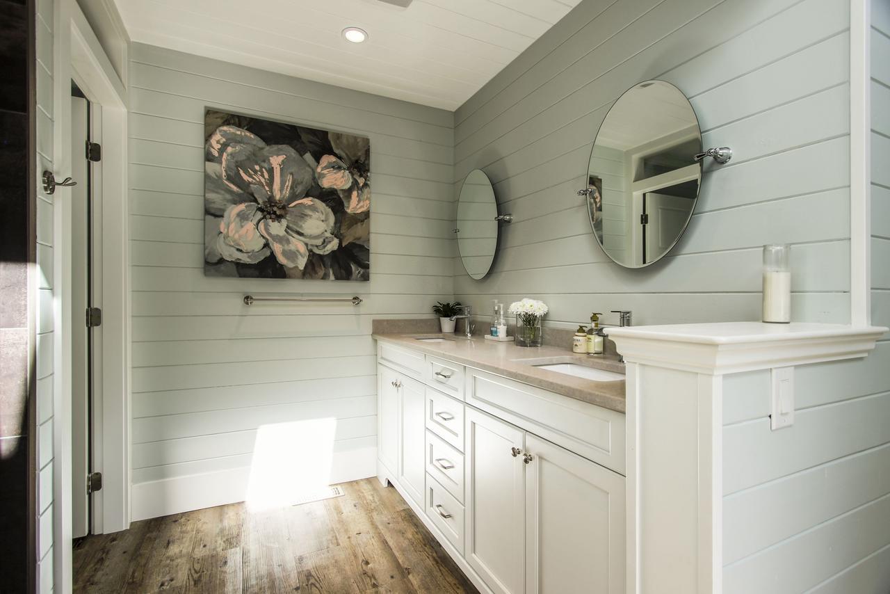 - Chatham House 4* Kelowna