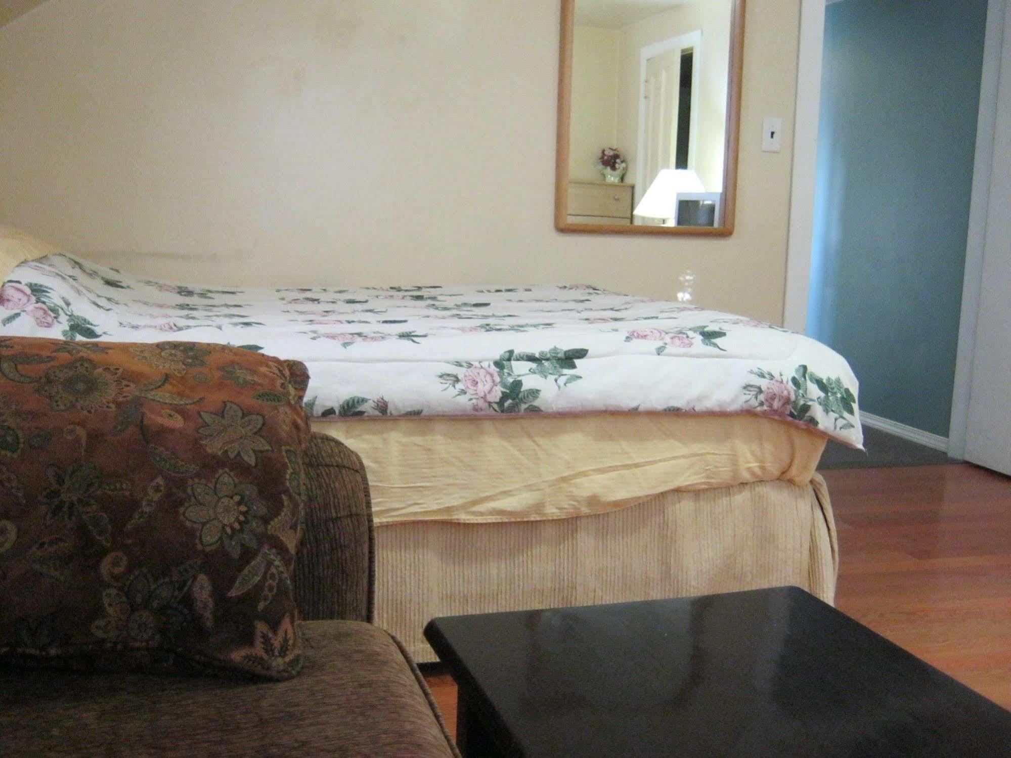 Kelowna Okanagan Lake Hostel *