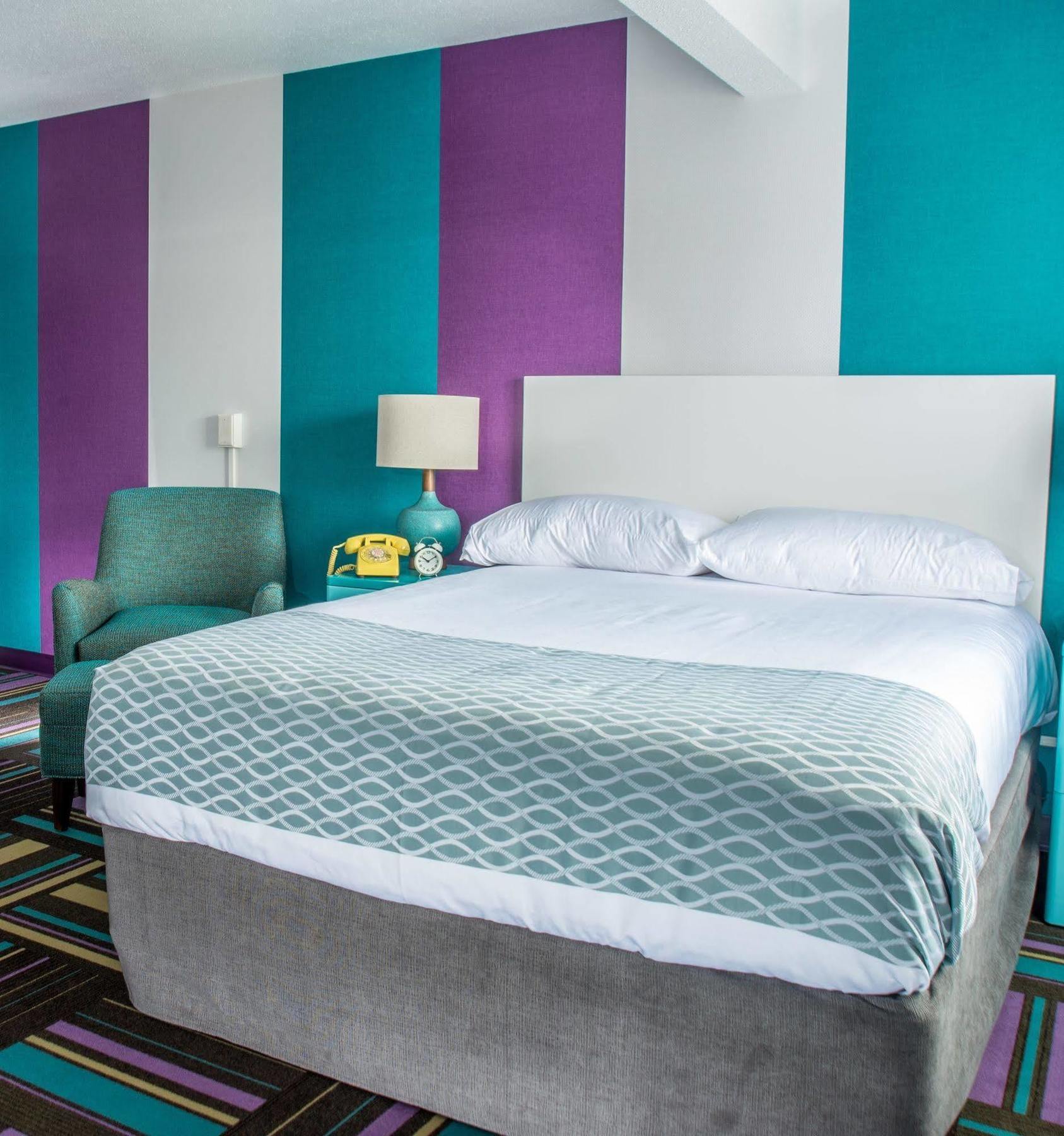 Motel Hotel Zed Kelowna Kelowna