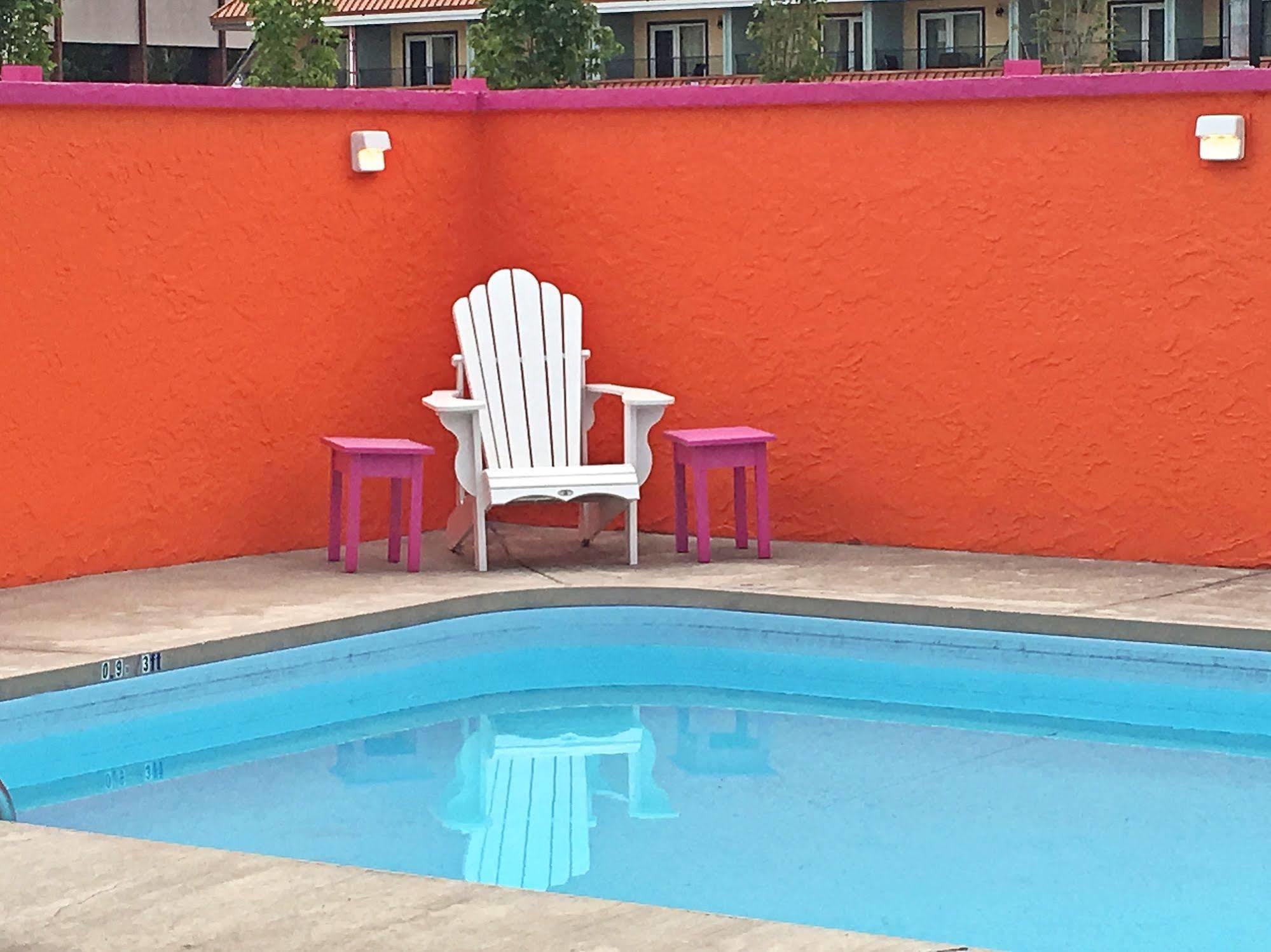 Hotel Zed Kelowna 3*