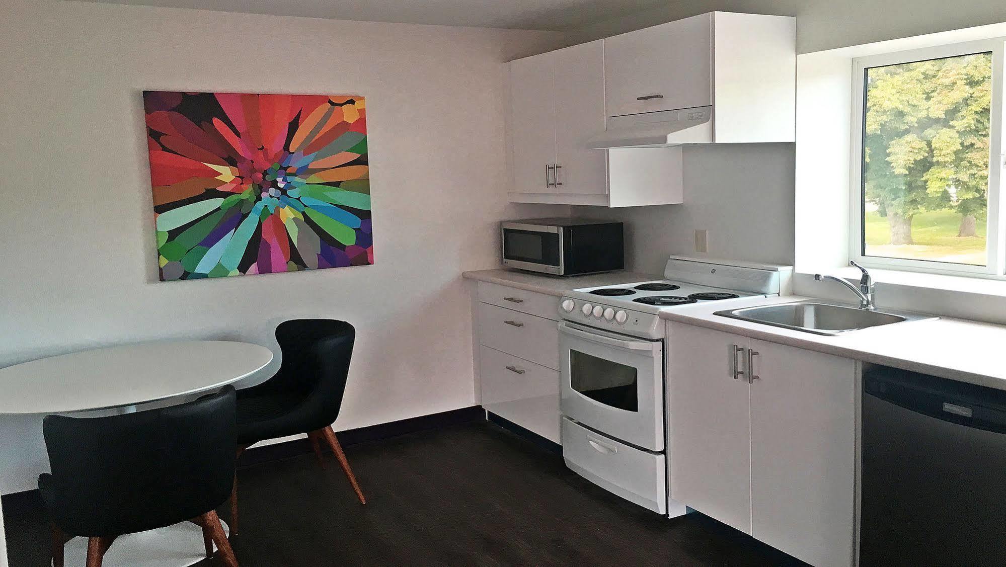 Hotel Zed Kelowna Motel