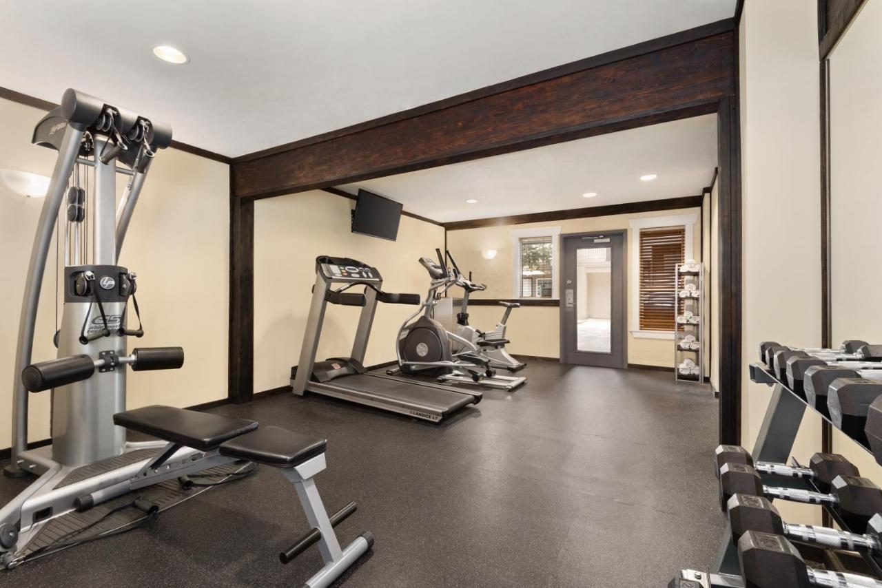 Days By Wyndham Hotel Kelowna