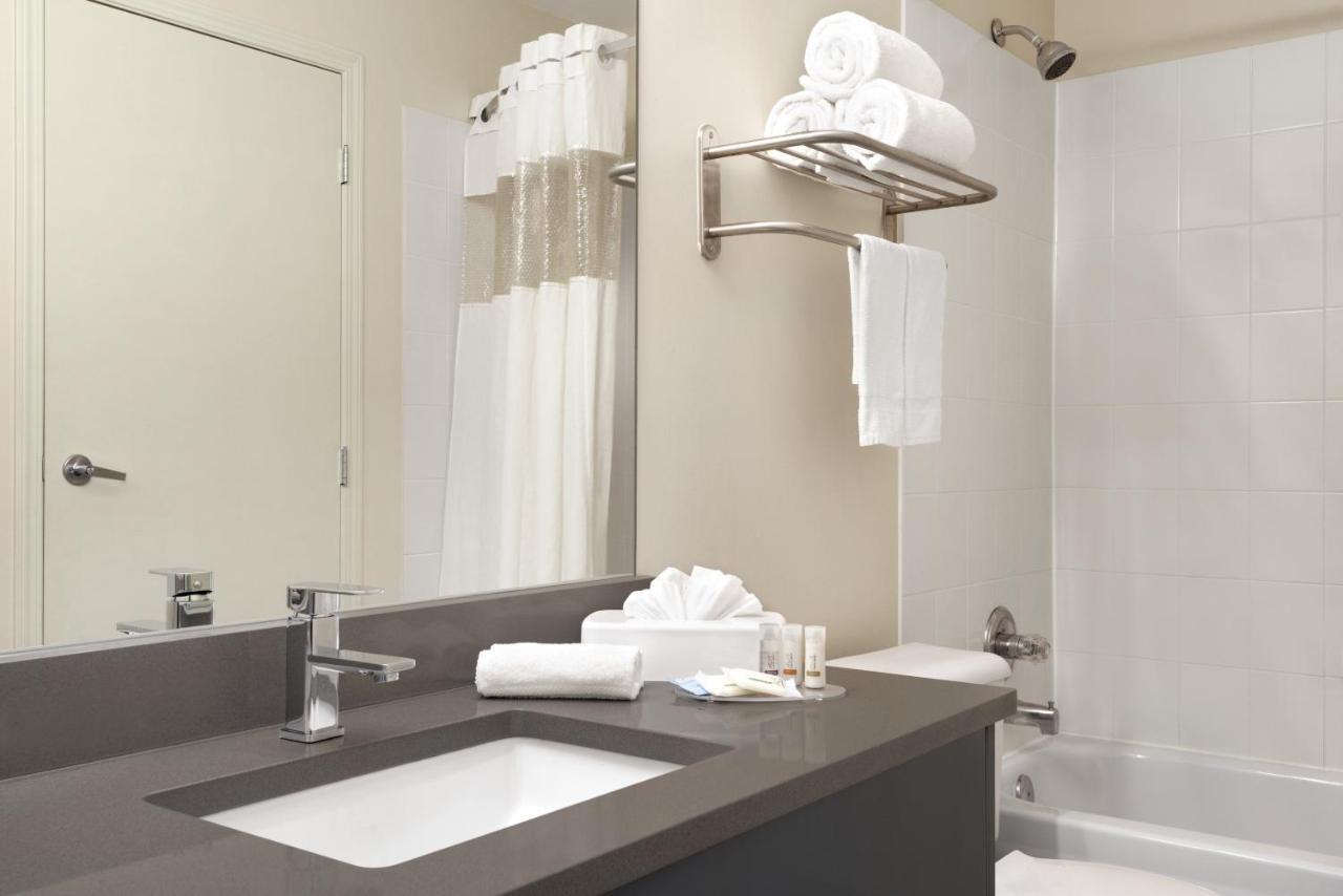Hotel Days By Wyndham Kelowna