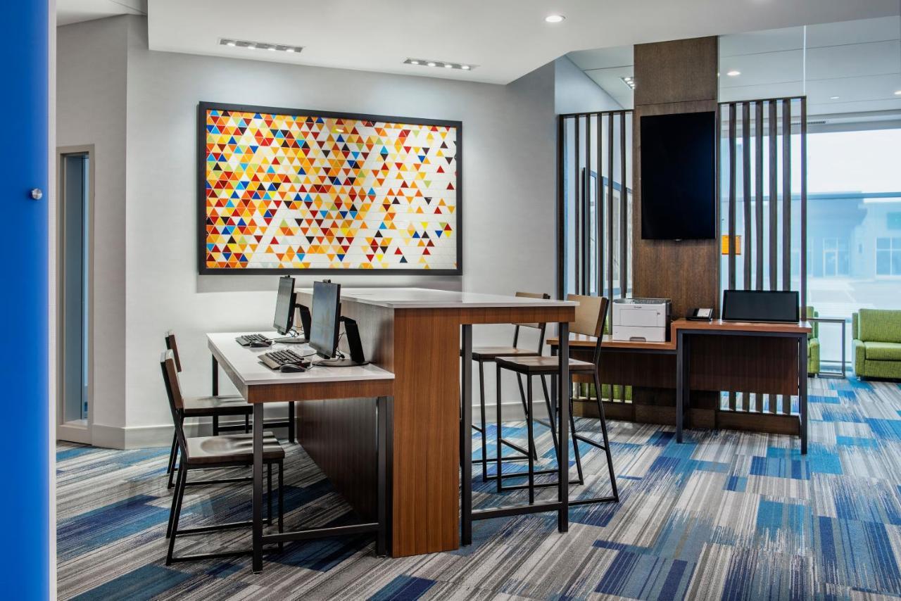 Express & - East By Ihg Hotel