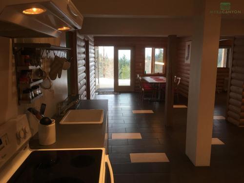Myra Canyon Lodge *