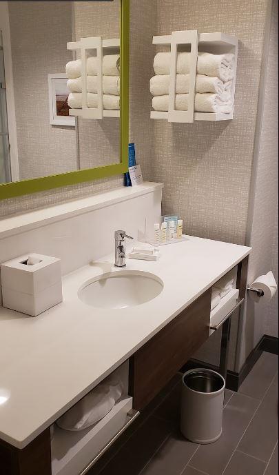 Hampton & Kelowna, British Columbia, Canada Hotel