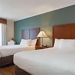 Econo Lodge Inn & Suites