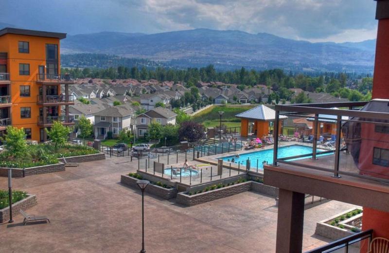 Upgraded Lakeside Dream Vacation Apartment Kelowna