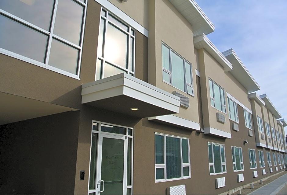 Lodge Econo & Kelowna
