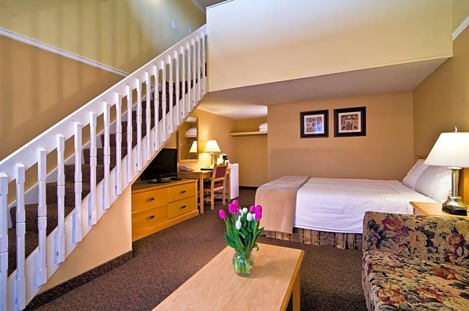 Lodge Econo & Kelowna