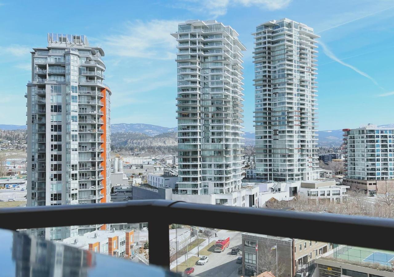 Downtown Waterfront Oasis Newly Renovated 2bed 2bath * Kelowna