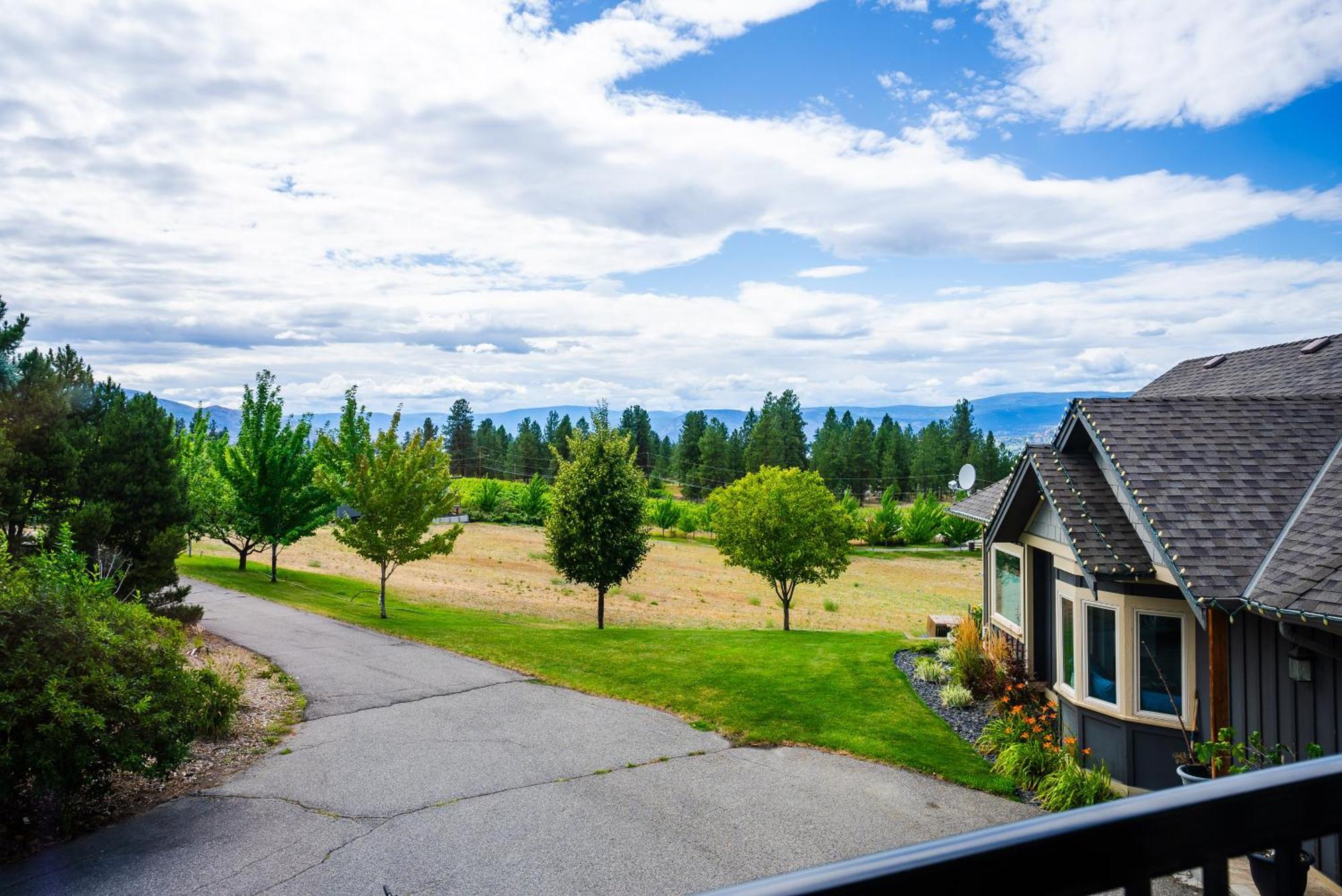 Farm stay Crawford View Kelowna